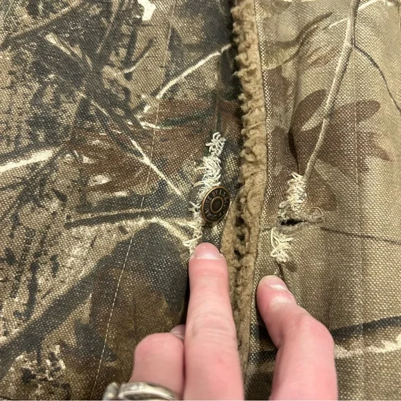 Men’s Levi’s Levi Strauss Signature Sherpa Lined Camouflage Canvas Vest Realtree - Picture 5 of 12